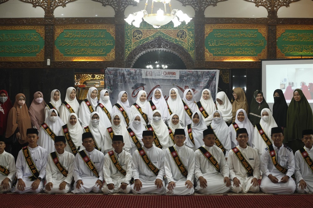 Rumah Tahfidz PPPA Daarul Qurâ€™an Medan Mewisuda 38 Santri 