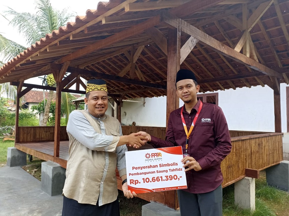 Penyaluran Donasi Saung Tahfidz