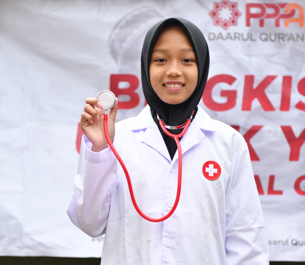 Inilah Sosok Olivia, Santri Yatim yang Ingin Jadi Dokter