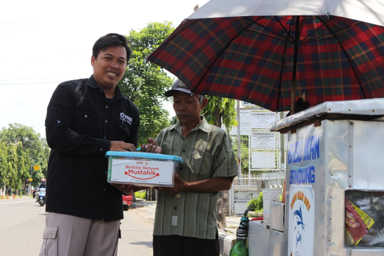 PPPA Daarul Qurâ€™an Cirebon Salurkan Sembako Untuk Para Pejuang Nafkah