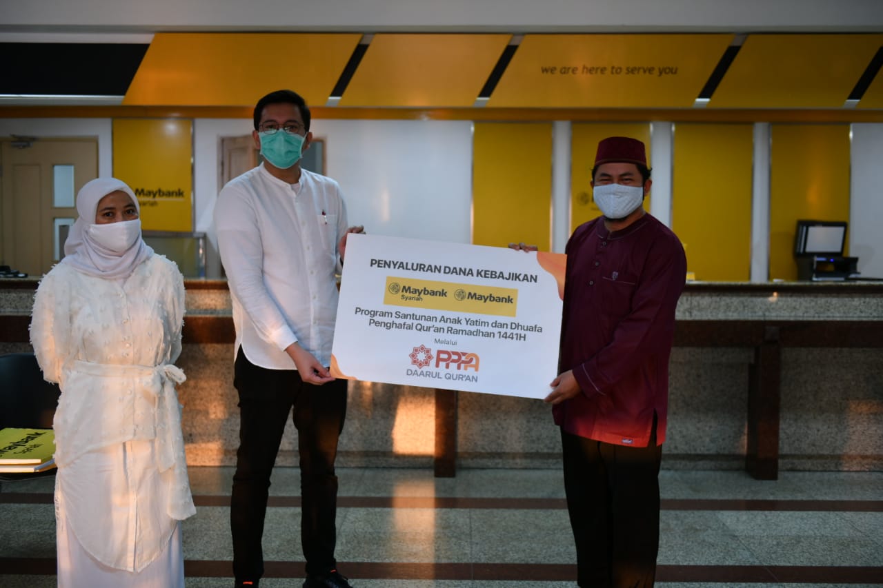 Maybank Indonesia Gandeng PPPA Daarul Qur'an Berikan Santunan Yatim dan Dhuafa Terdampak Covid-19