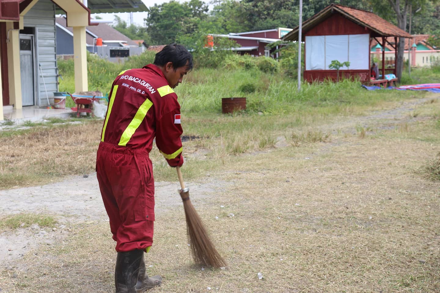 Aksi Tim Kasih Dalam Rangka Menyambut Kedatangan Santri Takhassus