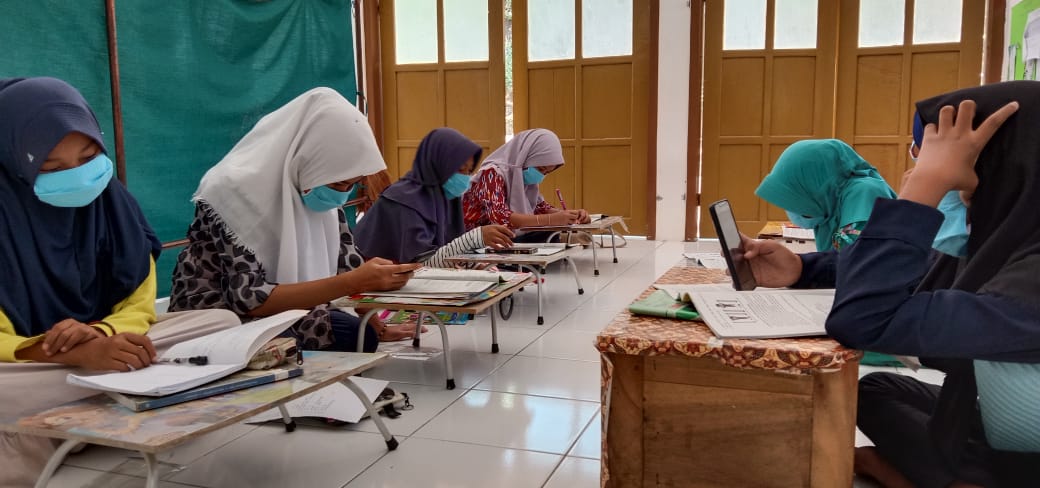 WiFi Gratis untuk Belajar Santri Kampung Qurâ€™an Rukem