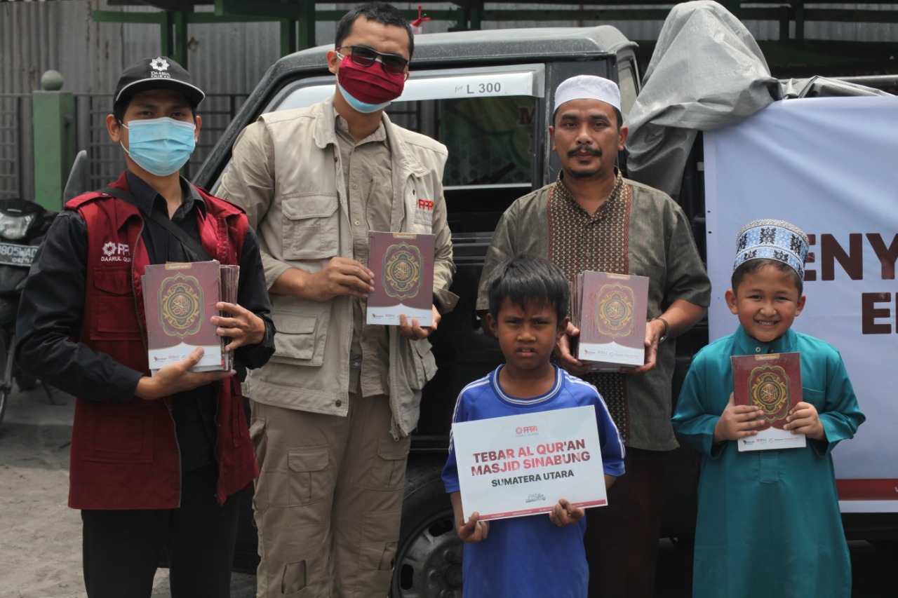 Wakaf Qur'an untuk Warga Lereng Sinabung