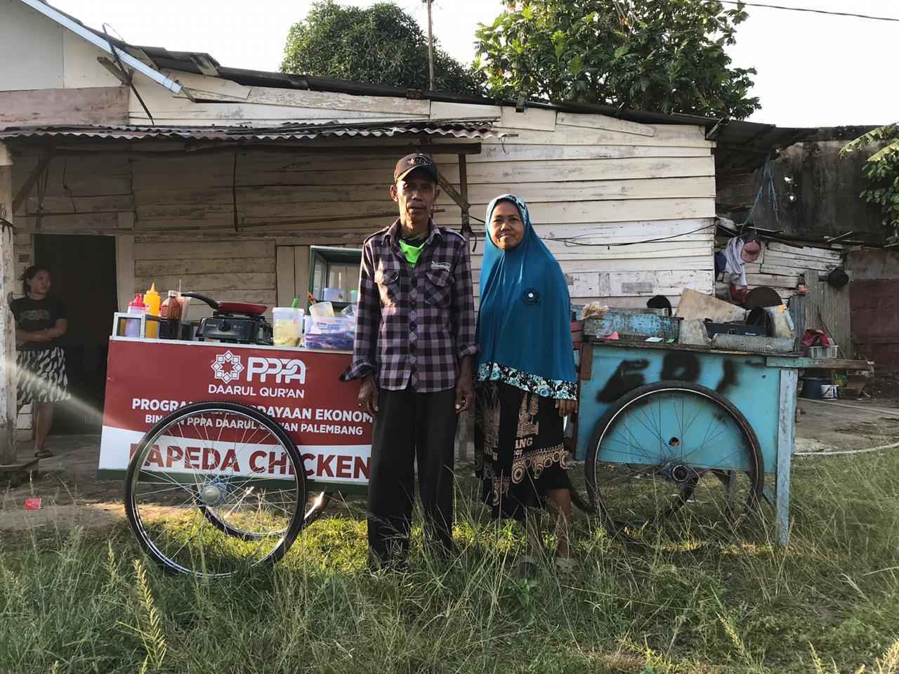 Gemar Berbagi, Ponidi Dapat Gerobak yang Diimpikan