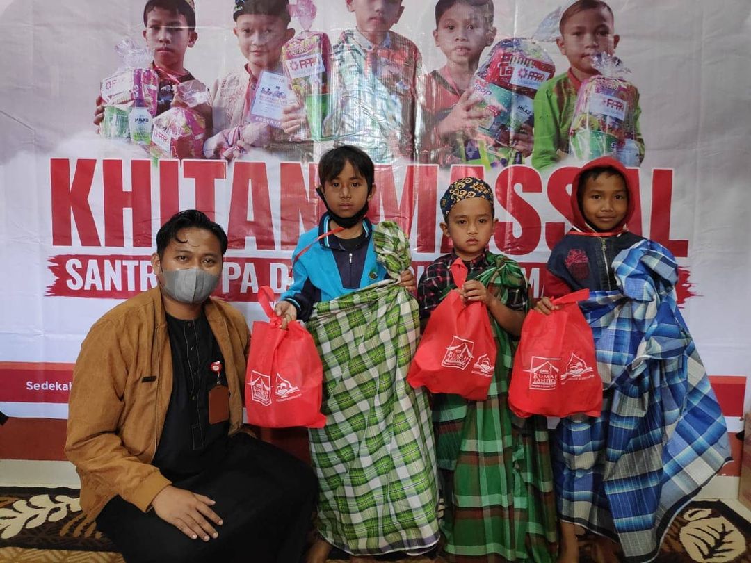 PPPA Daarul Qur'an Makassar Gelar Khitan Massal