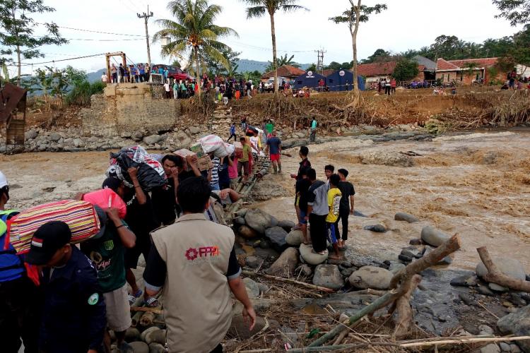 Tembus Banjir Cigudeg, SIGAB Salurkan Bantuan untuk Warga Terdampak