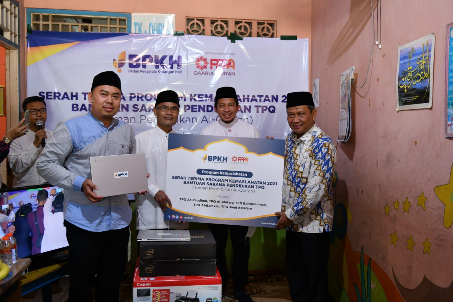   BPKH Salurkan Bantuan Sarana Pendidikan TPQ bersama Laznas PPPA Daarul Qurâ€™an