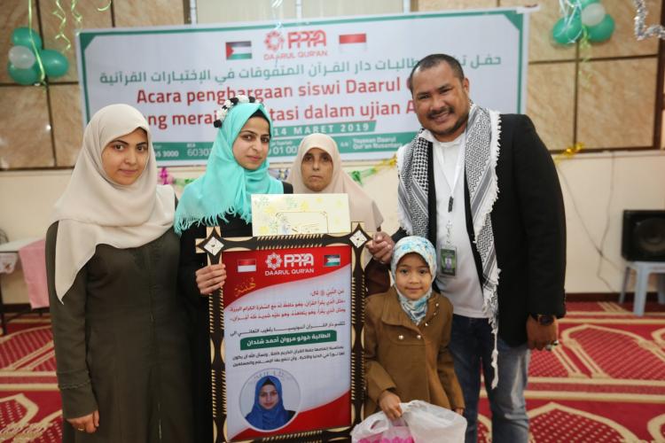 Wujudkan Mimpi Anak Palestina Menjadi Dokter