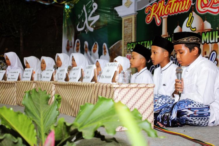 Khotmil Qur'an dan Maulid Nabi di Rukem