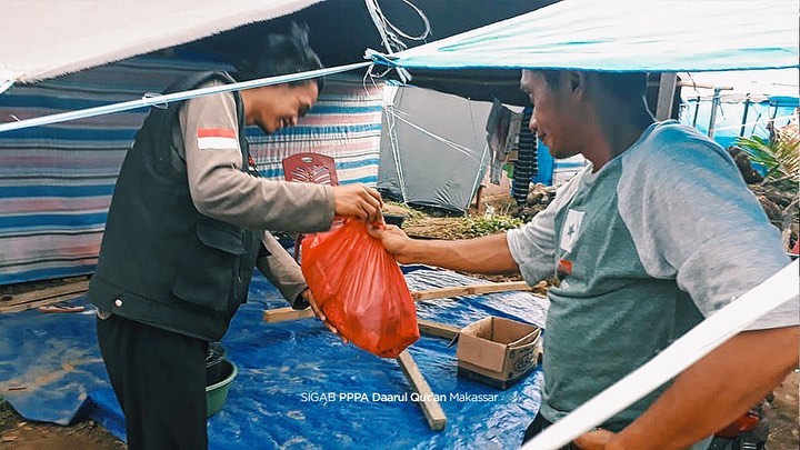 Meredam Luka Korban Banjir Bandang Luwu Utara