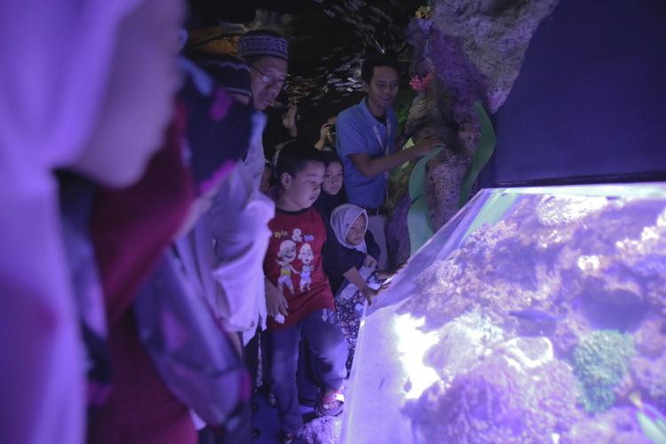 Semarak Ramadan di Jakarta Aquarium