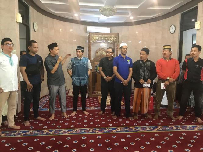 Salat Jumat Bareng Azmi