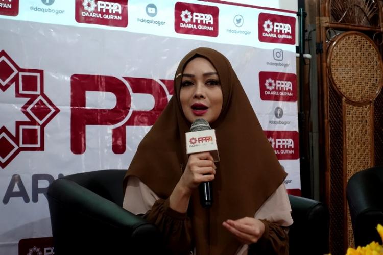 Wanita Berkarir Surga Menurut Terry Putri