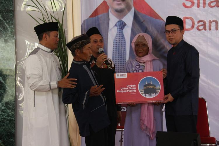 Penjual Pisang Dapat Umrah Gratis