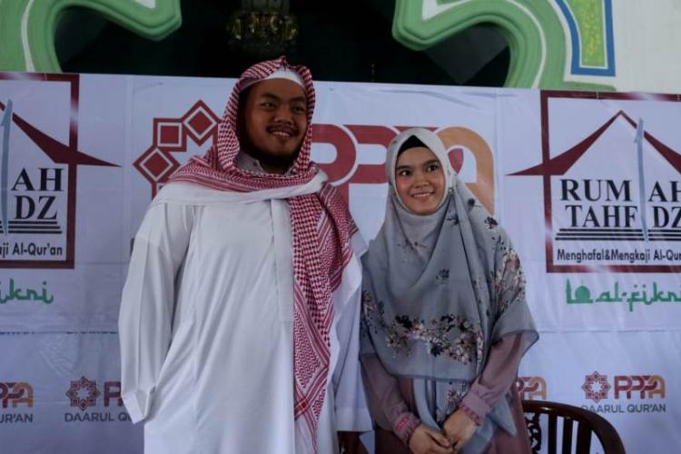 Ustadzah Nabila : Sukses Bersama Al-Qur'an